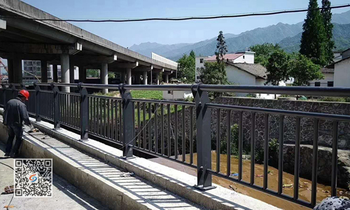 河道鋼製（zhì）護欄