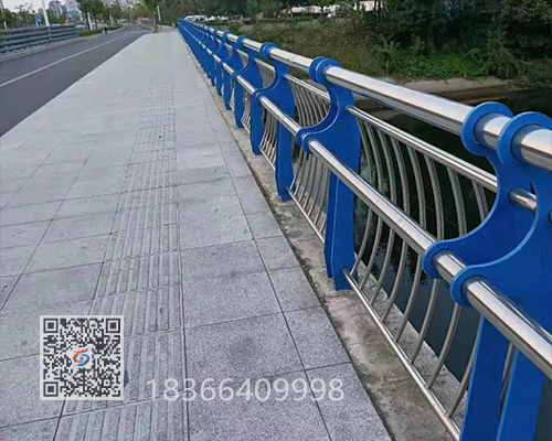 不鏽（xiù）鋼複合管橋梁護欄